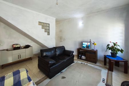 Casa à venda com 242m², 5 quartos e 5 vagas Casa à venda com 242m², 5 quartos e 5 vagasSala de Estar