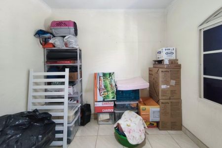 Casa à venda com 242m², 5 quartos e 5 vagas Casa à venda com 242m², 5 quartos e 5 vagasQuarto 4