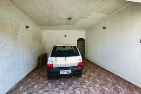 Casa à venda com 242m², 5 quartos e 5 vagas Casa à venda com 242m², 5 quartos e 5 vagasQuintal - Garagem
