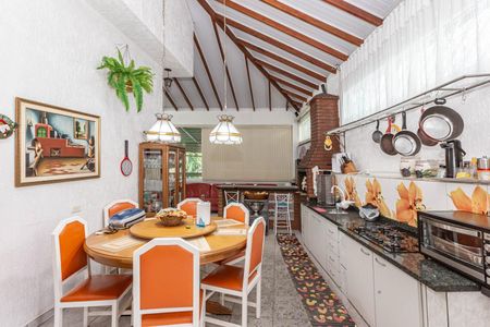 Casa à venda com 270m², 3 quartos e 4 vagasSala/Cozinha
