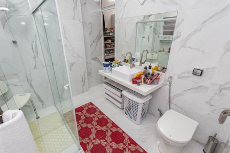 Casa à venda com 270m², 3 quartos e 4 vagasBanheiro da Suíte