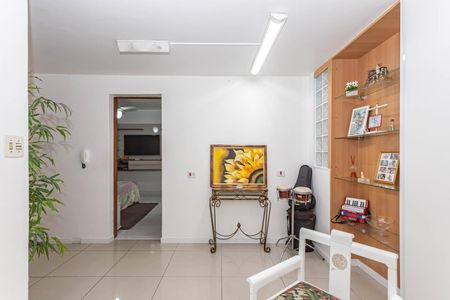 Casa à venda com 270m², 3 quartos e 4 vagasSala intima