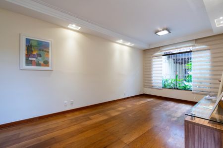 Casa à venda com 150m², 3 quartos e 2 vagas Casa à venda com 150m², 3 quartos e 2 vagasSala