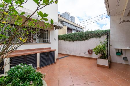 Casa à venda com 150m², 3 quartos e 2 vagas Casa à venda com 150m², 3 quartos e 2 vagasQuintal
