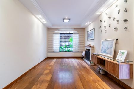 Casa à venda com 150m², 3 quartos e 2 vagas Casa à venda com 150m², 3 quartos e 2 vagasSala