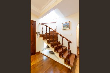 Casa à venda com 150m², 3 quartos e 2 vagas Casa à venda com 150m², 3 quartos e 2 vagasSala