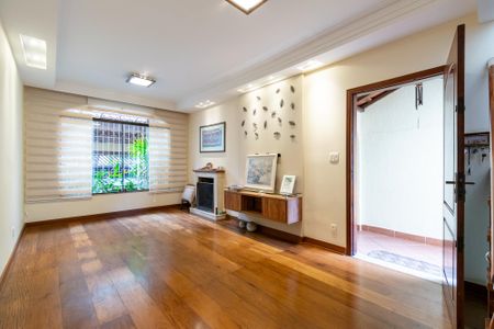 Casa à venda com 150m², 3 quartos e 2 vagas Casa à venda com 150m², 3 quartos e 2 vagasSala