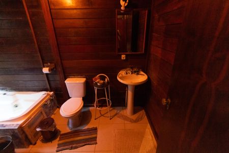 Casa para alugar com 200m², 2 quartos e 2 vagas Casa para alugar com 200m², 2 quartos e 2 vagasBanheiro da Suíte