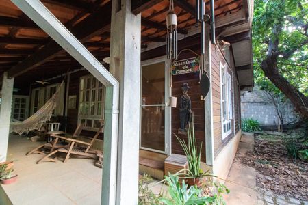 Casa para alugar com 200m², 2 quartos e 2 vagas Casa para alugar com 200m², 2 quartos e 2 vagasÁrea Externa Frente