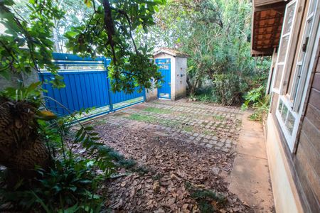 Casa para alugar com 200m², 2 quartos e 2 vagas Casa para alugar com 200m², 2 quartos e 2 vagasÁrea Externa Frente