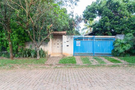 Casa para alugar com 200m², 2 quartos e 2 vagas Casa para alugar com 200m², 2 quartos e 2 vagasFachada