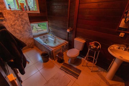 Casa para alugar com 200m², 2 quartos e 2 vagas Casa para alugar com 200m², 2 quartos e 2 vagasBanheiro da Suíte