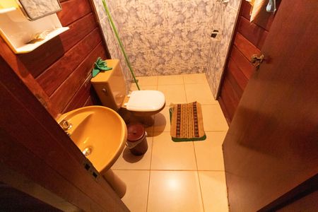 Casa para alugar com 200m², 2 quartos e 2 vagas Casa para alugar com 200m², 2 quartos e 2 vagasBanheiro Social