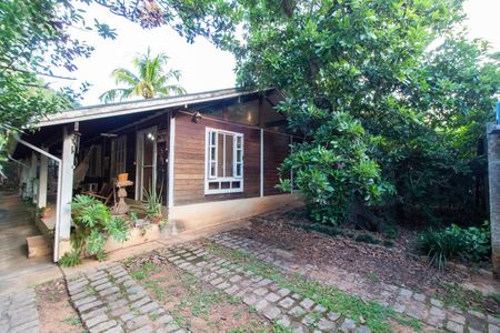 Casa para alugar com 200m², 2 quartos e 2 vagas Casa para alugar com 200m², 2 quartos e 2 vagasÁrea Externa Frente