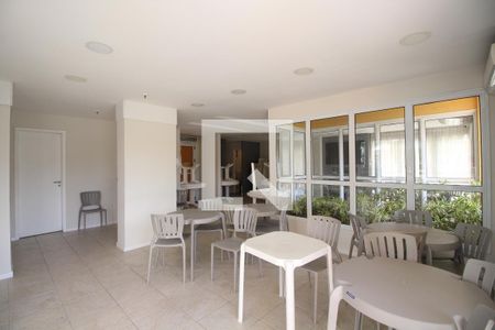 Apartamento à venda com 42m², 1 quarto e 1 vaga Apartamento à venda com 42m², 1 quarto e 1 vagaÁrea comum - Salão de festas