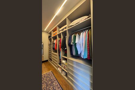 Casa à venda com 225m², 3 quartos e 2 vagasCloset da suíte 1