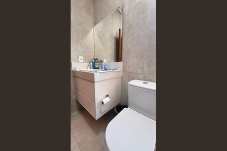 Casa à venda com 225m², 3 quartos e 2 vagasBanheiro da Suíte 1