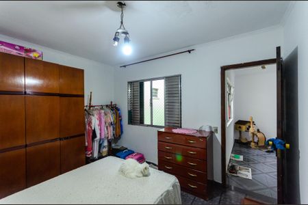 Casa à venda com 180m², 5 quartos e 3 vagas Casa à venda com 180m², 5 quartos e 3 vagasQuarto 2