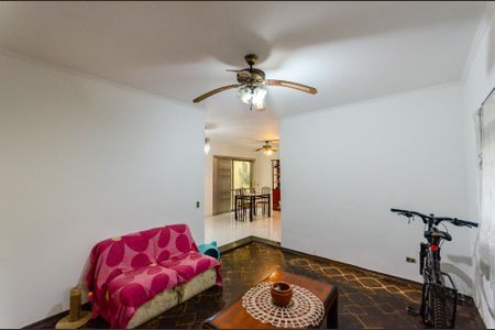 Casa à venda com 180m², 5 quartos e 3 vagas Casa à venda com 180m², 5 quartos e 3 vagasSala da lareira