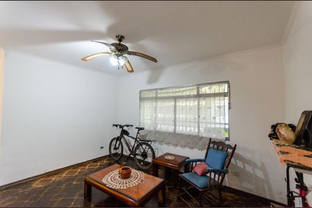 Casa à venda com 180m², 5 quartos e 3 vagas Casa à venda com 180m², 5 quartos e 3 vagasSala da lareira