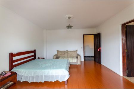 Casa à venda com 180m², 5 quartos e 3 vagas Casa à venda com 180m², 5 quartos e 3 vagasSuíte