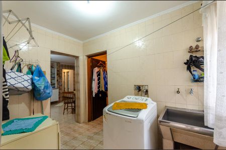 Casa à venda com 180m², 5 quartos e 3 vagas Casa à venda com 180m², 5 quartos e 3 vagasÁrea de Serviço