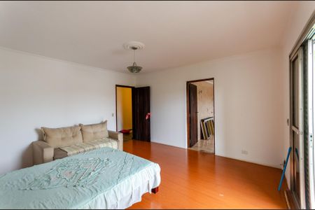 Casa à venda com 180m², 5 quartos e 3 vagas Casa à venda com 180m², 5 quartos e 3 vagasSuíte