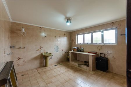 Casa à venda com 180m², 5 quartos e 3 vagas Casa à venda com 180m², 5 quartos e 3 vagasSuíte - banheiro