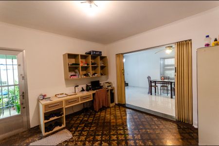 Casa à venda com 180m², 5 quartos e 3 vagas Casa à venda com 180m², 5 quartos e 3 vagasEscritório