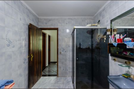 Casa à venda com 180m², 5 quartos e 3 vagas Casa à venda com 180m², 5 quartos e 3 vagasBanheiro 1