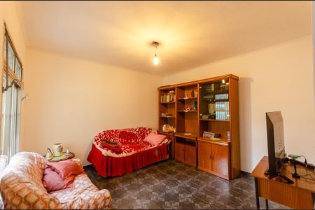 Casa à venda com 180m², 5 quartos e 3 vagas Casa à venda com 180m², 5 quartos e 3 vagasSala