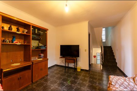 Casa à venda com 180m², 5 quartos e 3 vagas Casa à venda com 180m², 5 quartos e 3 vagasSala