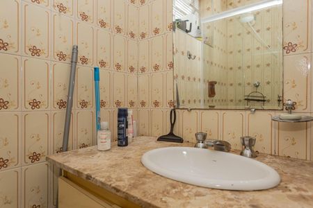 Casa à venda com 292m², 3 quartos e 3 vagasBanheiro Social