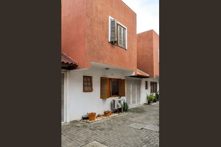 Casa de condomínio à venda com 133m², 3 quartos e 2 vagasFachada