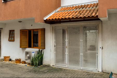 Casa de condomínio à venda com 133m², 3 quartos e 2 vagasFachada