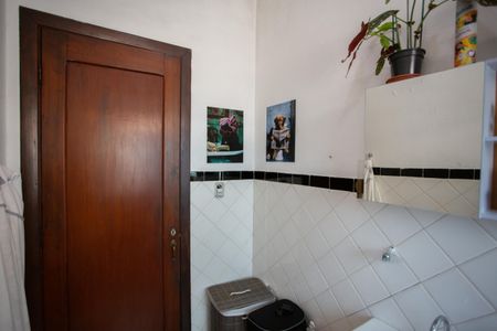 Casa à venda com 300m², 4 quartos e 2 vagasCasa 4 Banheiro