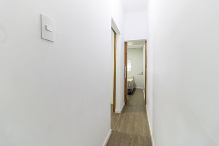 Casa à venda com 149m², 4 quartos e 2 vagasCorredor da Casa 1