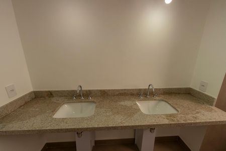 Apartamento à venda com 120m², 2 quartos e 2 vagasBanheiro Suite Master