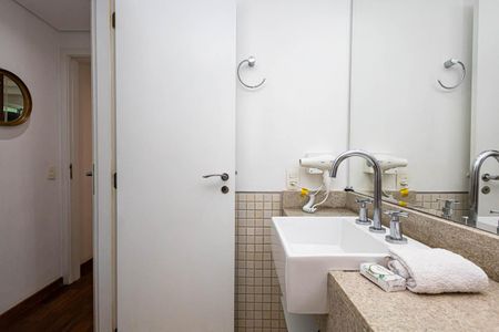 Apartamento à venda com 123m², 2 quartos e 3 vagasBanheiro da Suíte 