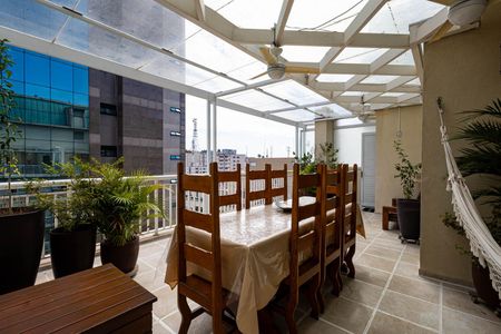 Apartamento à venda com 123m², 2 quartos e 3 vagasTerraço