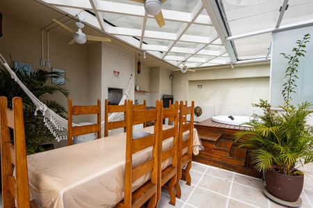 Apartamento à venda com 123m², 2 quartos e 3 vagasTerraço