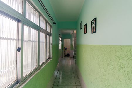 Casa à venda com 180m², 3 quartos e 2 vagasCorredor