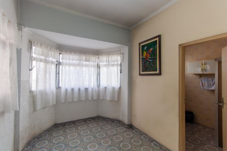 Casa à venda com 180m², 3 quartos e 2 vagasSala