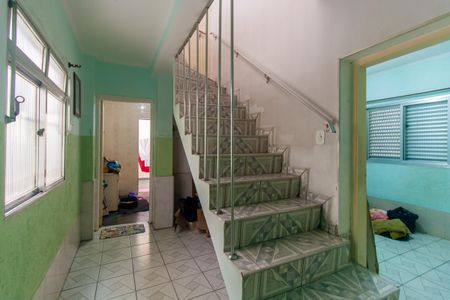 Casa à venda com 180m², 3 quartos e 2 vagasEscada