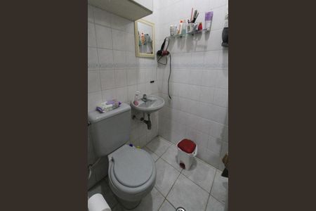 Casa à venda com 105m², 3 quartos e 1 vaga Casa à venda com 105m², 3 quartos e 1 vagaBanheiro de Serviço