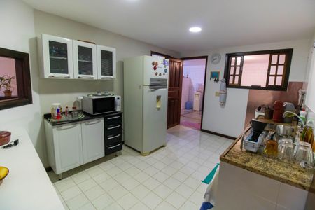 Casa à venda com 750m², 5 quartos e 4 vagas Casa à venda com 750m², 5 quartos e 4 vagasCozinha (Casa 2)