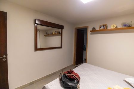 Casa à venda com 750m², 5 quartos e 4 vagas Casa à venda com 750m², 5 quartos e 4 vagasSuíte 1 (Casa 2)