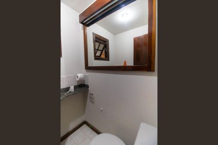 Casa à venda com 750m², 5 quartos e 4 vagas Casa à venda com 750m², 5 quartos e 4 vagasLavabo (Casa 2)