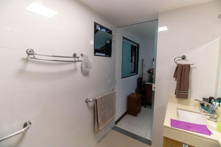 Casa à venda com 750m², 5 quartos e 4 vagas Casa à venda com 750m², 5 quartos e 4 vagasBanheiro da Suíte (Casa 1)