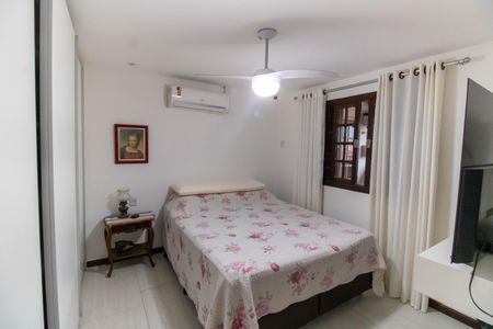 Casa à venda com 750m², 5 quartos e 4 vagas Casa à venda com 750m², 5 quartos e 4 vagasQuarto (Casa 1)